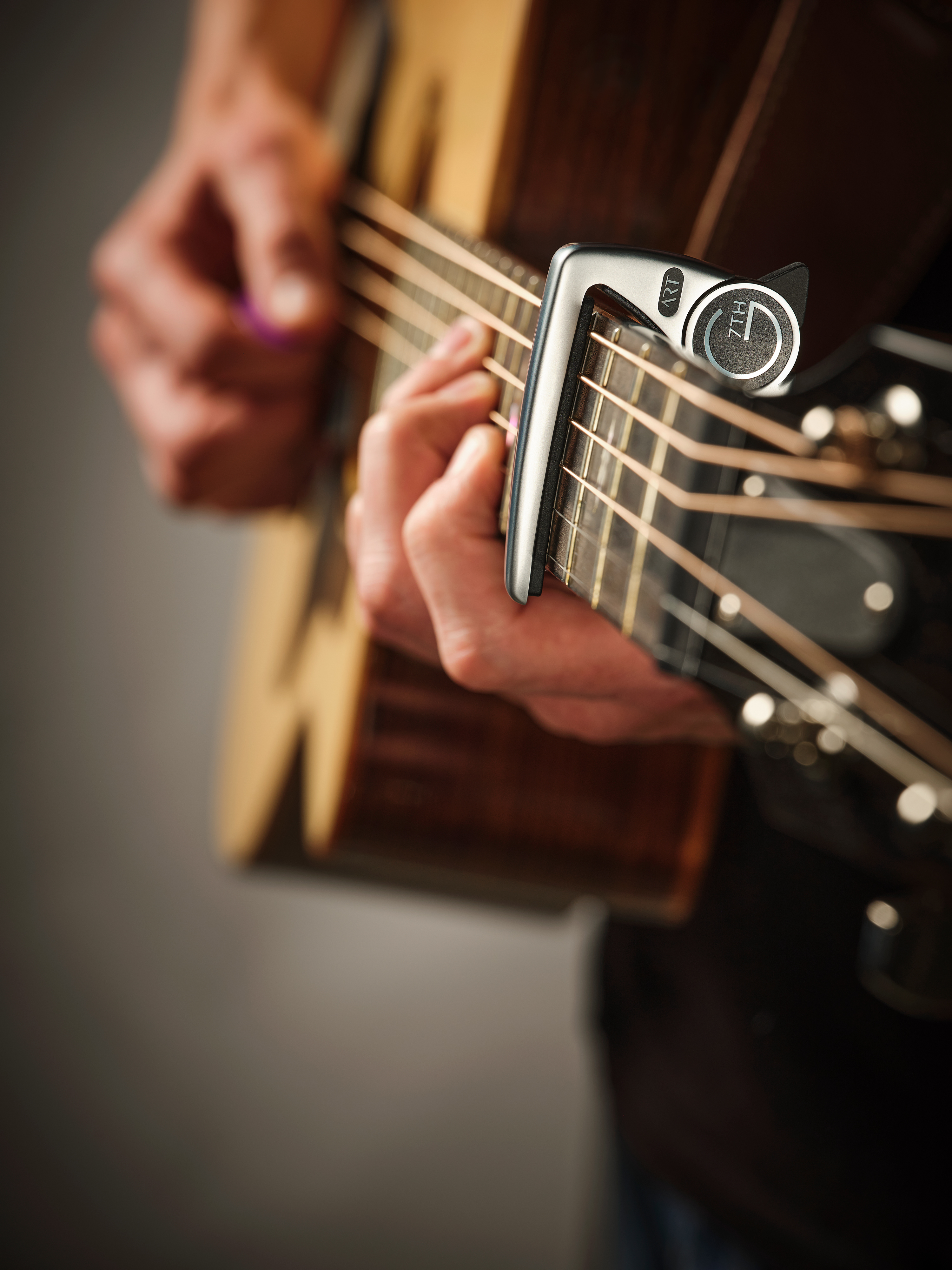 Performance 3 silver - hero acoustic 02