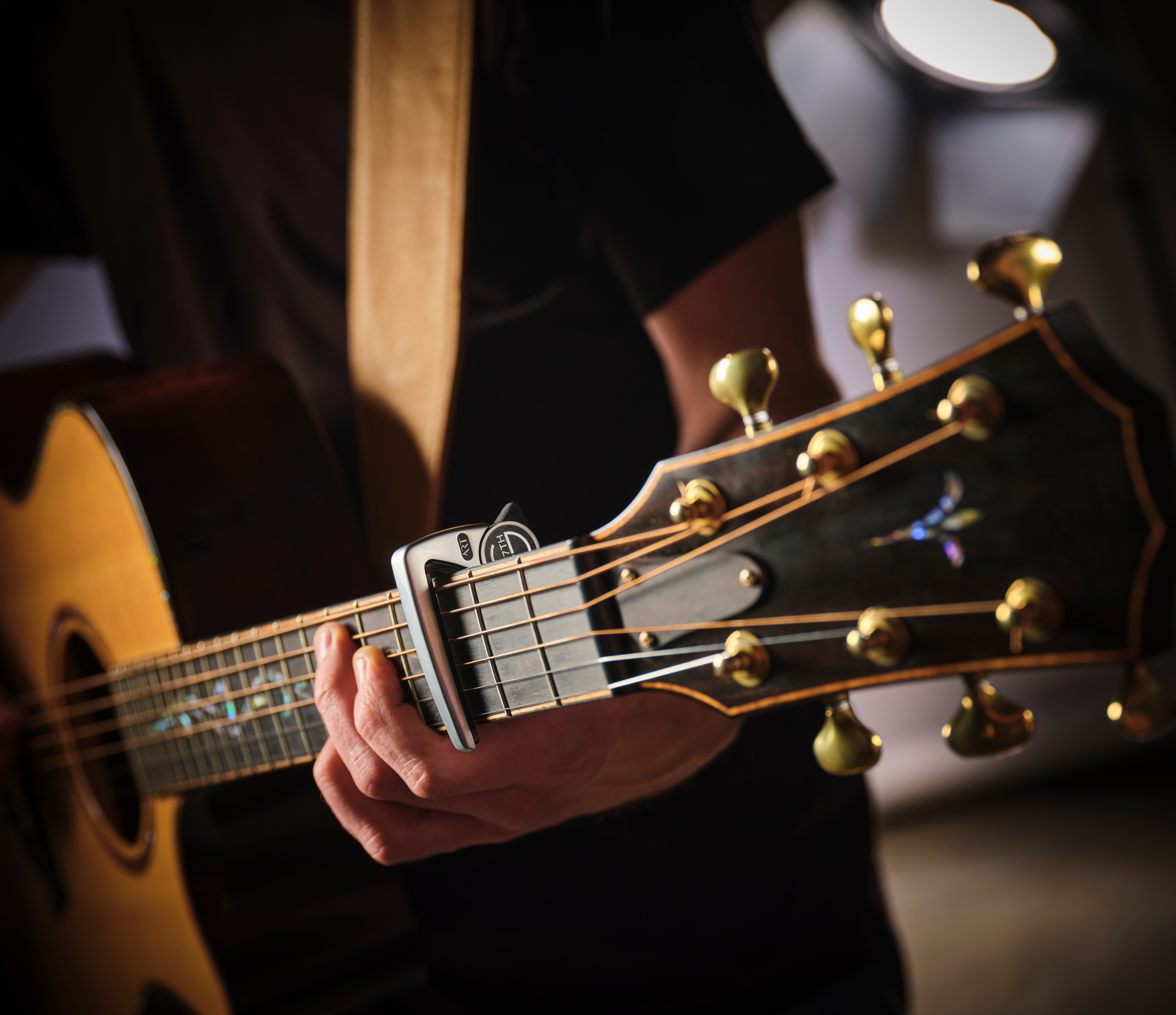Performance 3 silver - hero acoustic 03